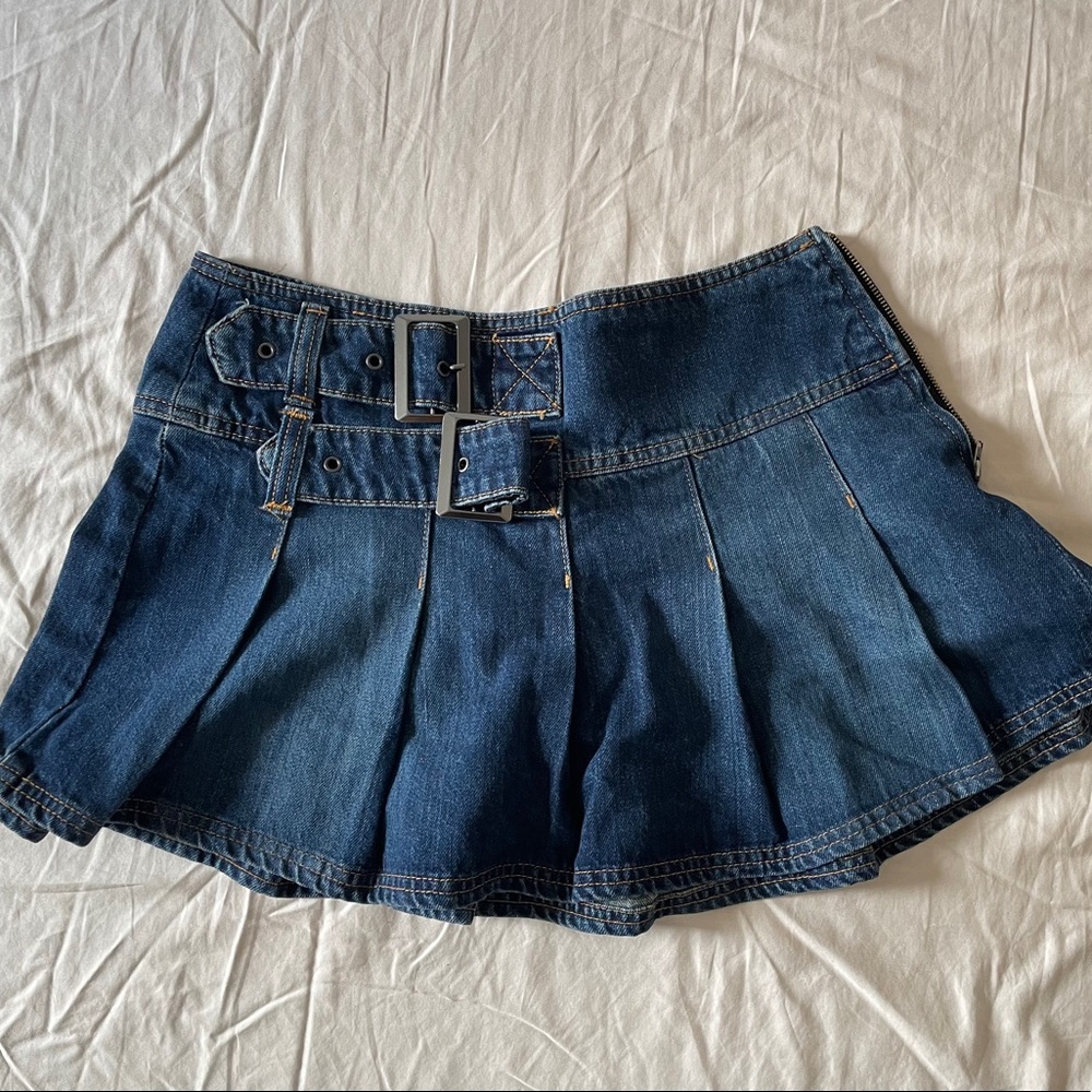 super cute denim pleated skirt